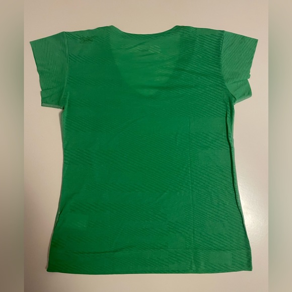 Reebok Women’s Green Play Dry Athletic Shirt - Picture 2 of 5